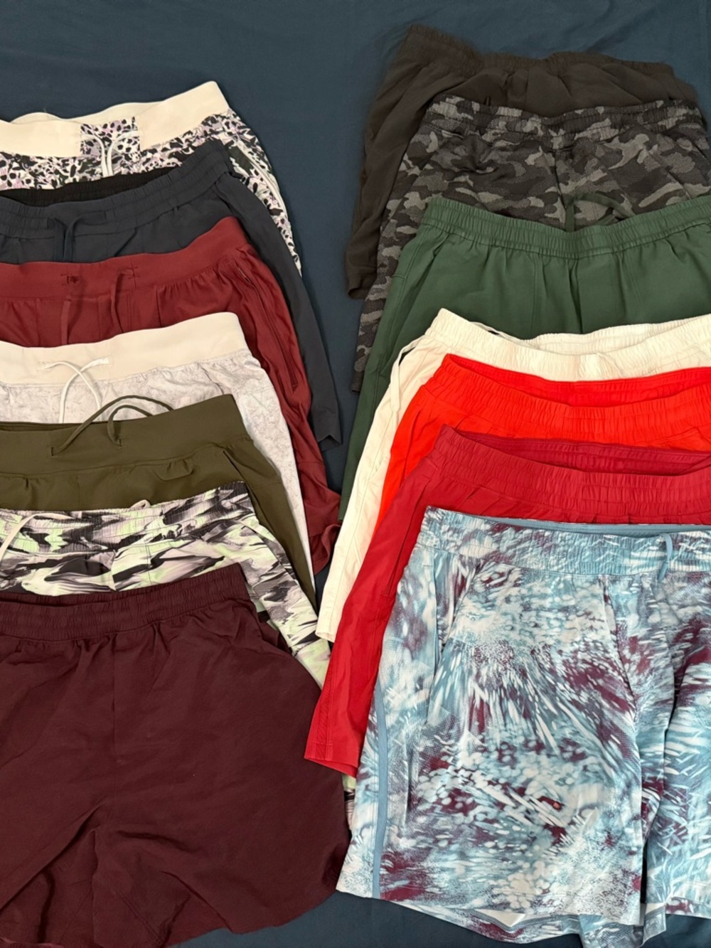 (14) Lululemon men shorts bundle / lot size Medium